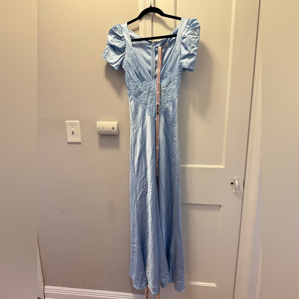 Elegant Blue Lace Evening Gown - Picture 7 of 9